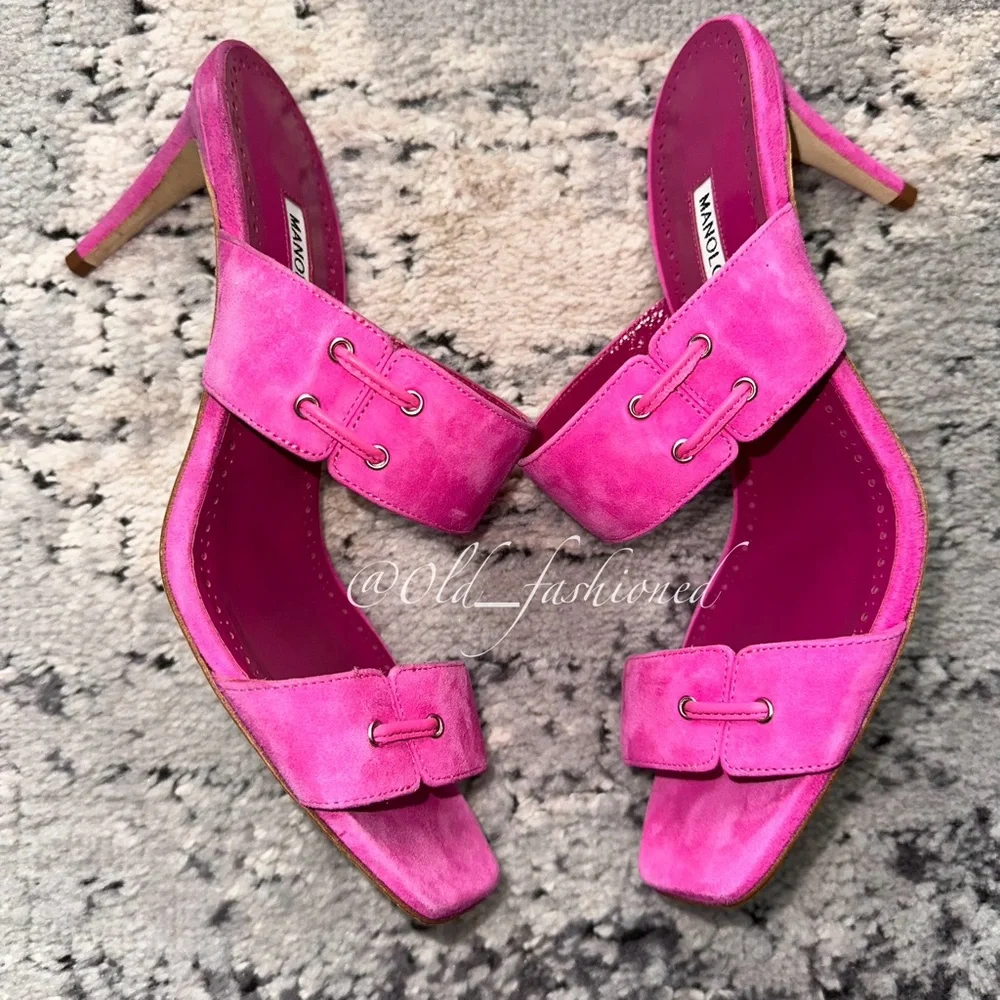MANOLO BLAHNIK Nebre Mules (Pink) - Picture 9 of 15